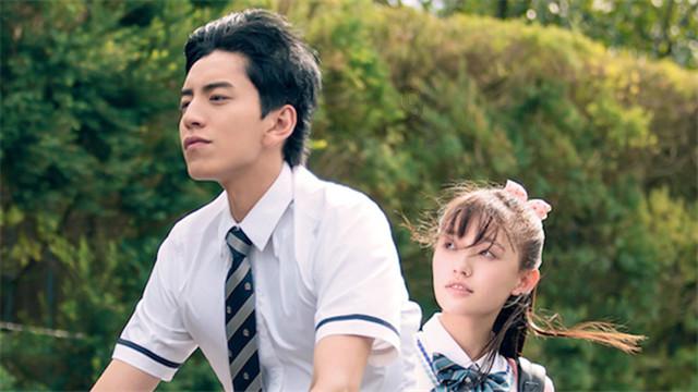 为老不尊！《西游记》“玉帝”：上演爷孙恋，为陪酒女抛妻弃子