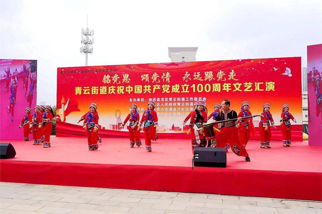 躺在床上的助浴新体验 杭州这项上门助浴服务解决老人“洗澡难题”