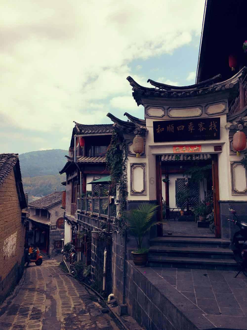 奔驰GLE Coupe矩阵改色膜钛金属,视觉效果更加出众