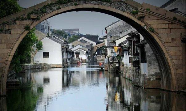 中基协：截至2023年12月底公募基金资产净值合计27.6万亿元